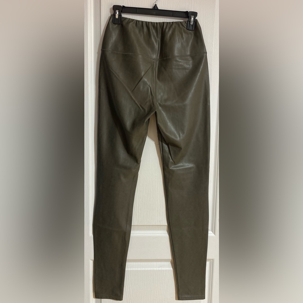 Aritzia Wilfred Daria Faux Leather Olive Green Leggings Pant Size Medium - Picture 9 of 12